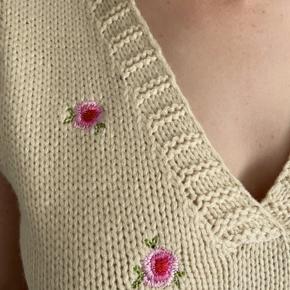 Rose Embroidered Sweater Vest - Picture 2 of 7